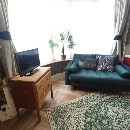 William Morris, Spacious Ground Floor Lux Double Bedroom Bexhill-on-Sea Dış mekan fotoğraf